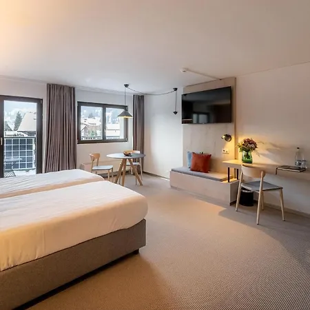 Hotel Victoria & 4*